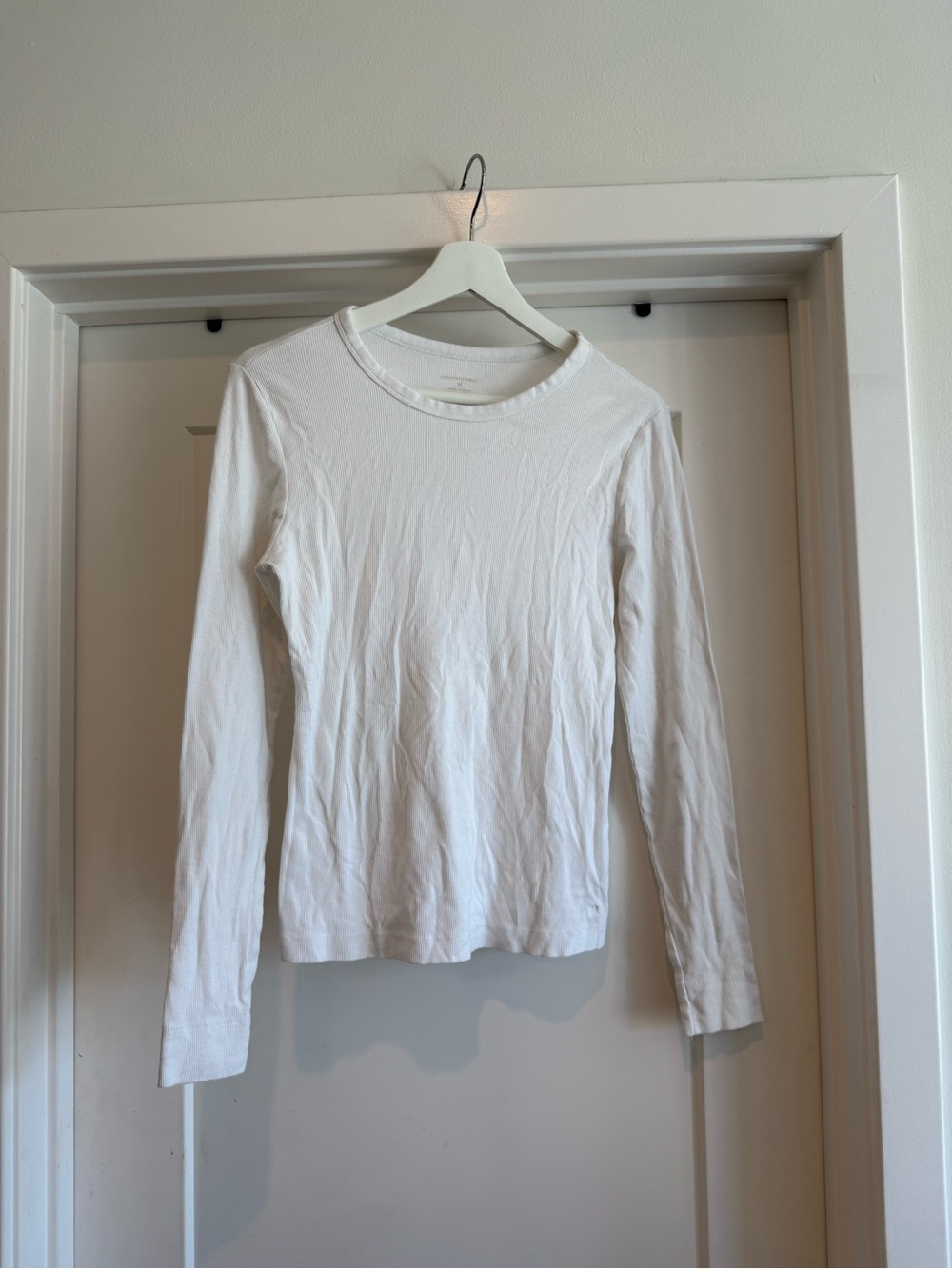 Banana Republic White Ribbed Crewneck Tee